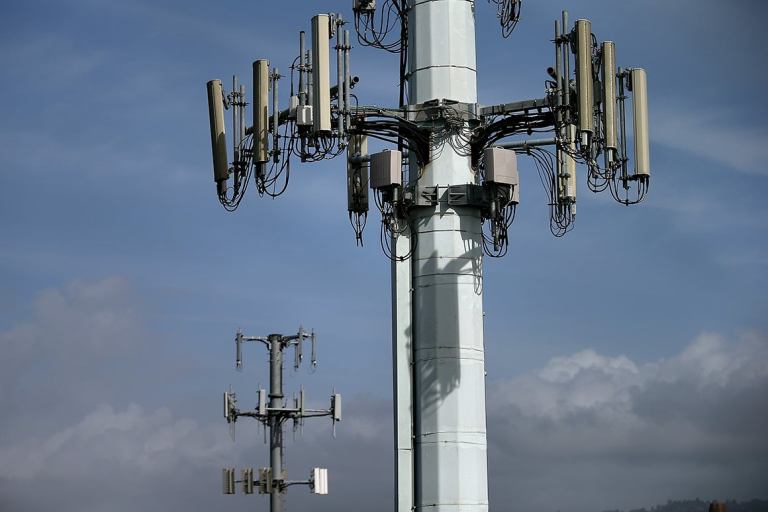 200401-cell-phone-towers-5g-getty-773