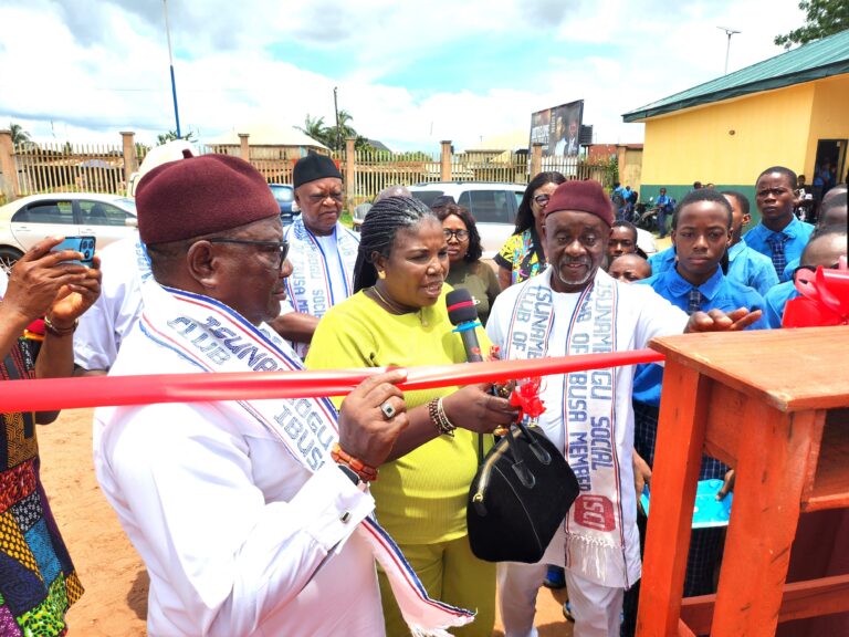 Isunambogu Social Club Donates Chairs to Students of Omu Boys’ Secondary School,Ibusa